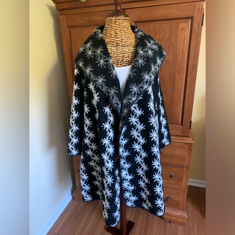 Long Lightweight snowflake coat